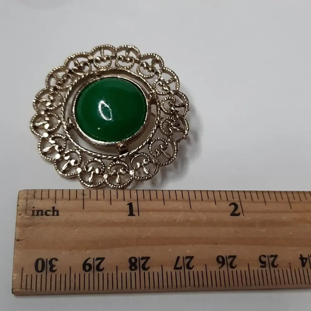 Round Filigree Brooch Pin Smooth Green Center Gold Tone Setting